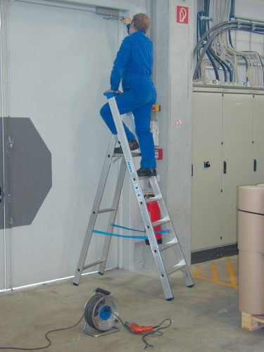 STABILO Lépcsőfokos állólétra, 1x6 lépcsőfok