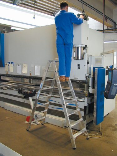 STABILO Lépcsőfokos két oldalon járható létra, 2x8 lépcsőfok