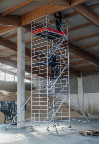 STABILO Gurulóállvány 5500-as sorozat, mezőhossz 2,00 m, munkamagasság kb. 8,30 m;  feljutás kapaszkodókkal ellátott lépcsőn